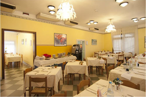 Hotel Bahia Каорле Экстерьер фото